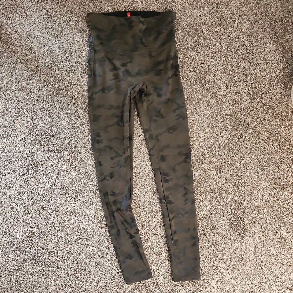 SPANX Leggings in Camo